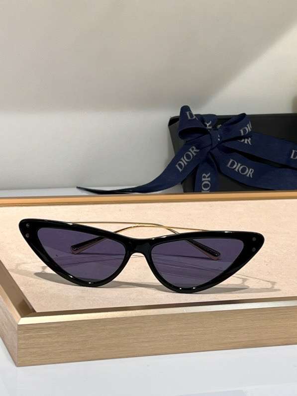 Picture of Dior Sunglasses _SKUfw53678302fw